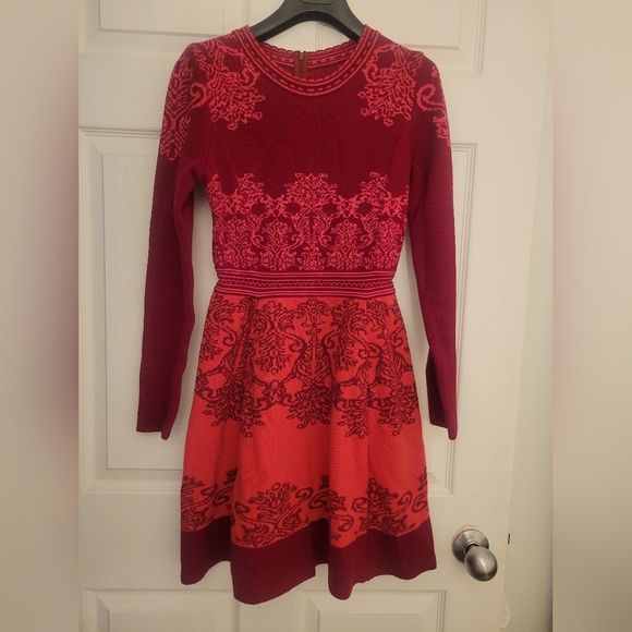 Knit dress - Picture 1 of 3